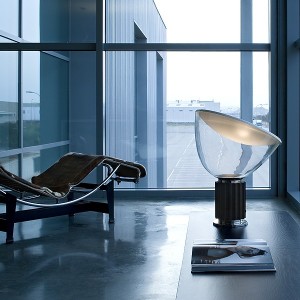 Taccia LED-Tischleuchte - Flos