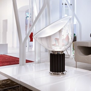 Taccia LED-Tischleuchte - Flos